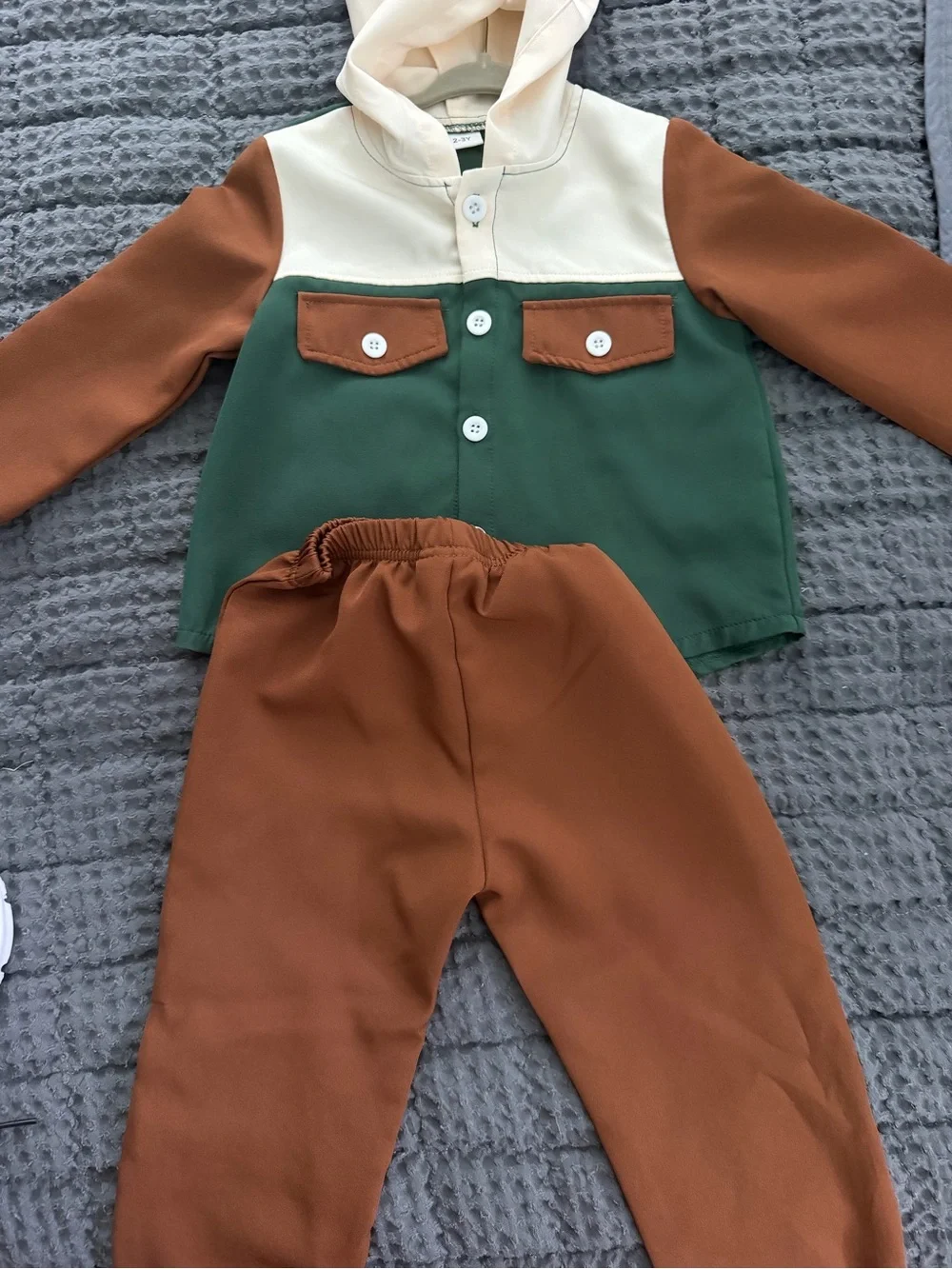 SHEIN Cream Green Brown Colorblock Kids Matching Set
